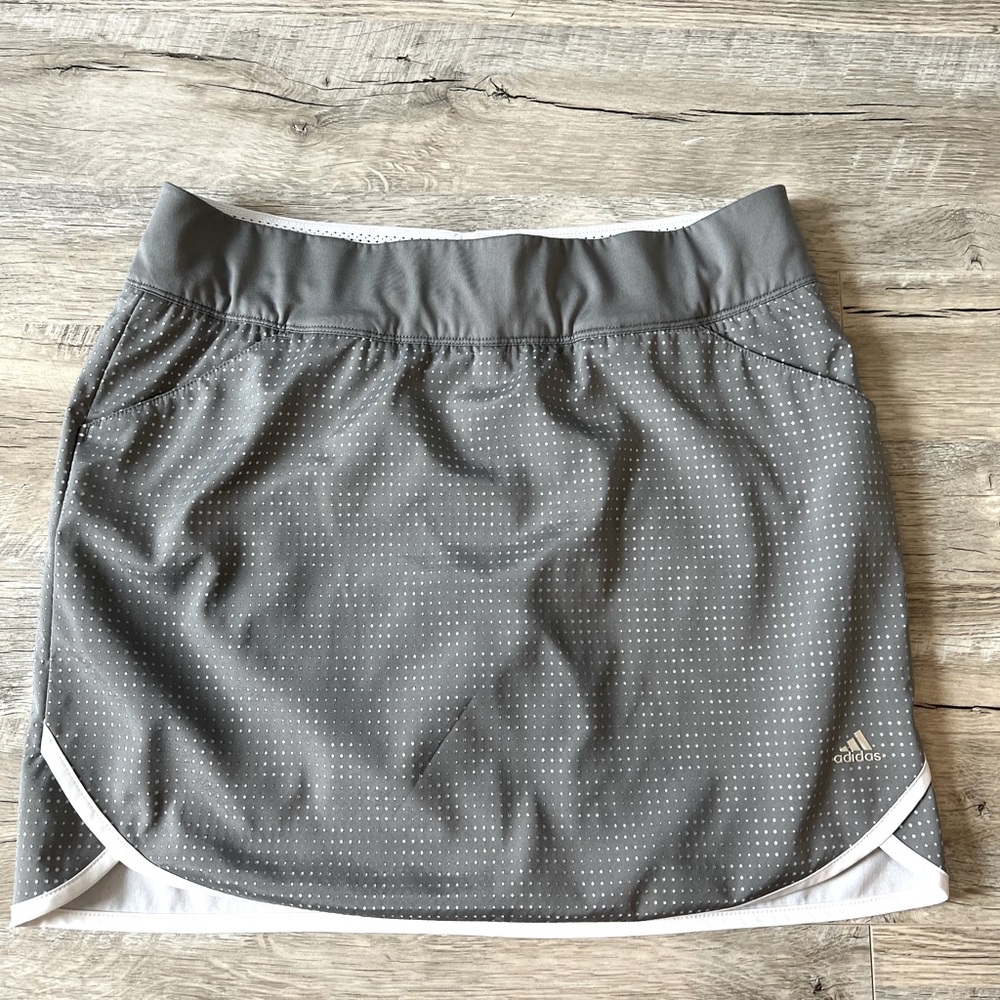 Adidas Ladies Golf Skirt Size Medium Grey/White